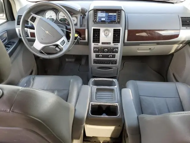 2010 CHRYSLER TOWN & COUNTRY TOURING  