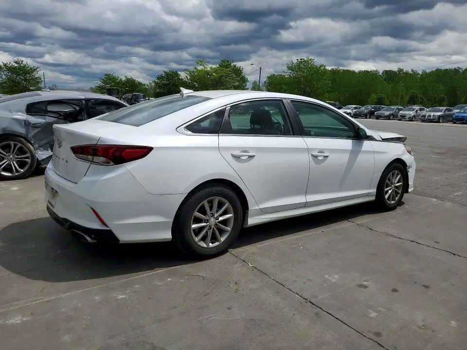 2018 HYUNDAI SONATA SE  