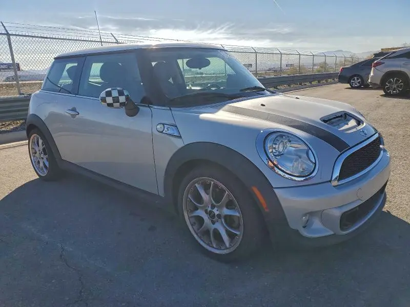 2011 MINI COOPER S  