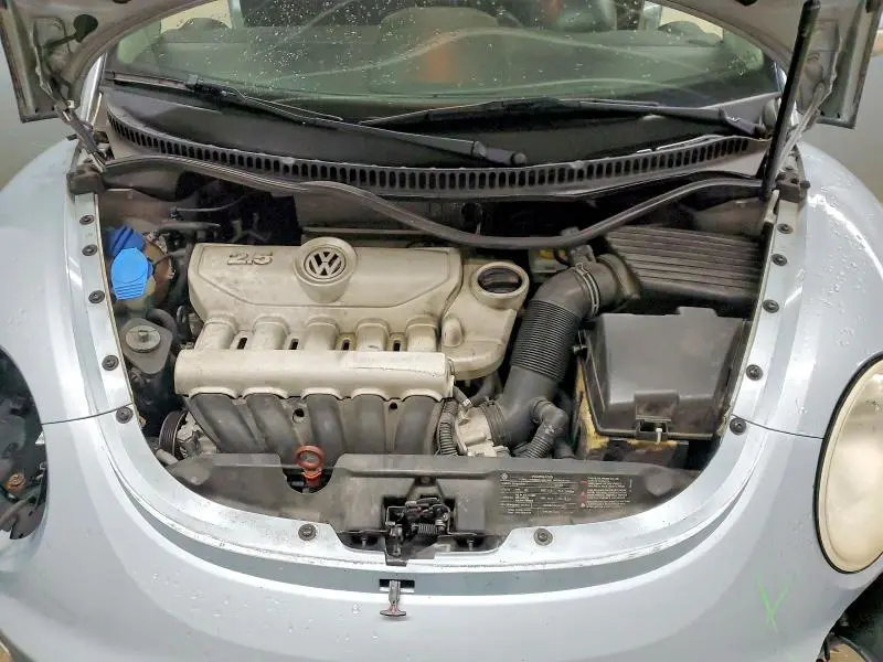 2010 VOLKSWAGEN NEW BEETLE   