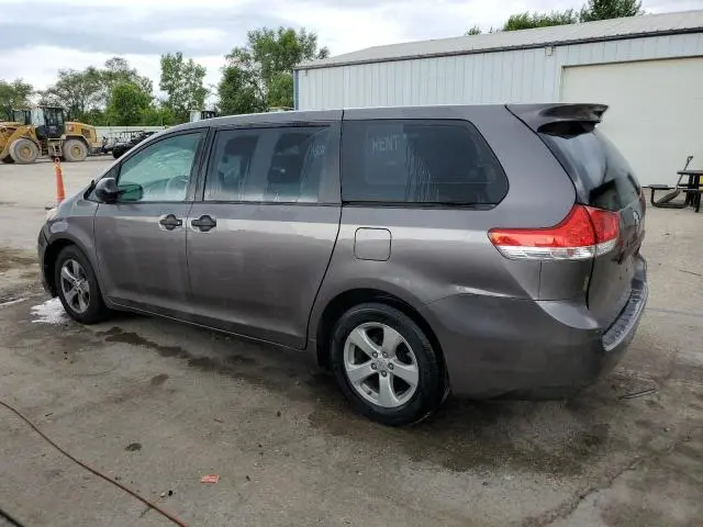 2011 TOYOTA SIENNA   
