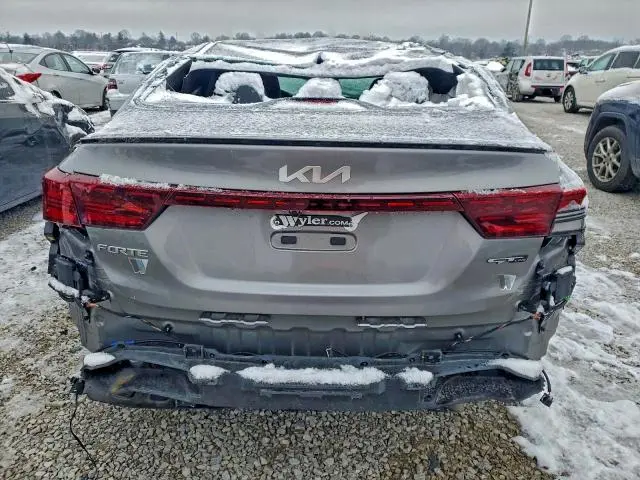 2024 KIA FORTE GT LINE  