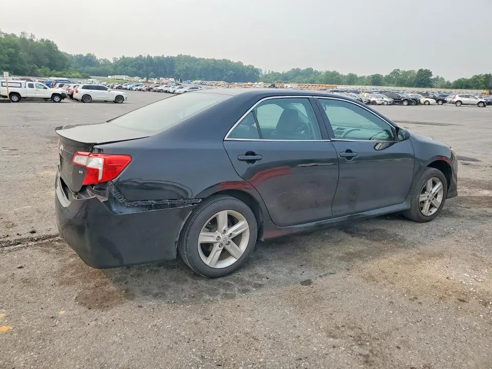 2014 TOYOTA CAMRY SE  