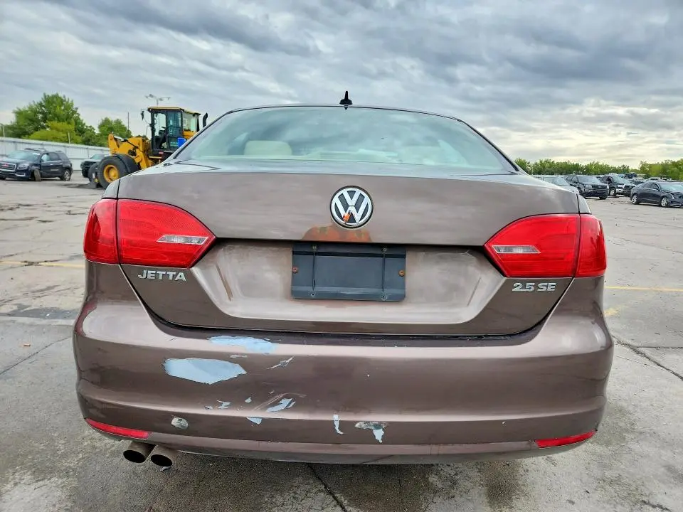 2013 VOLKSWAGEN JETTA SE  
