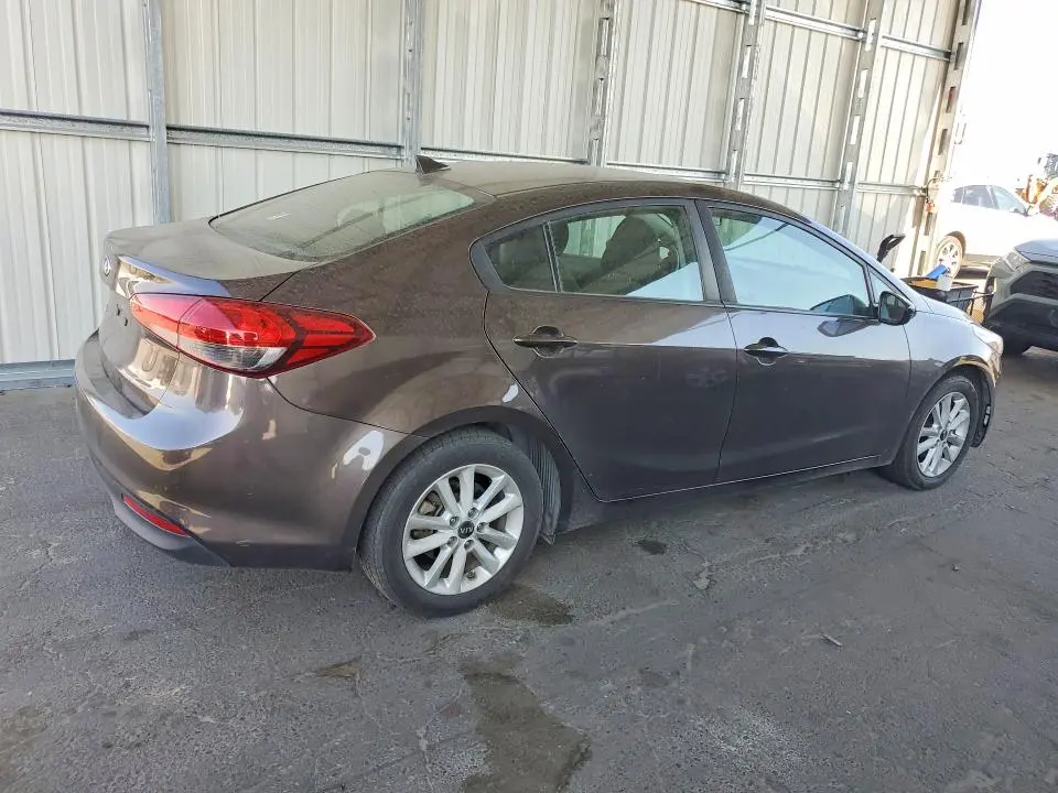 2017 KIA FORTE LX  