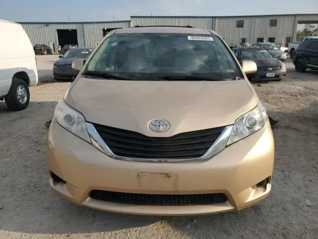 2012 TOYOTA SIENNA LE  