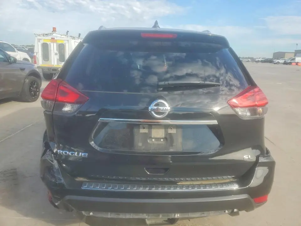 2017 NISSAN ROGUE SL  