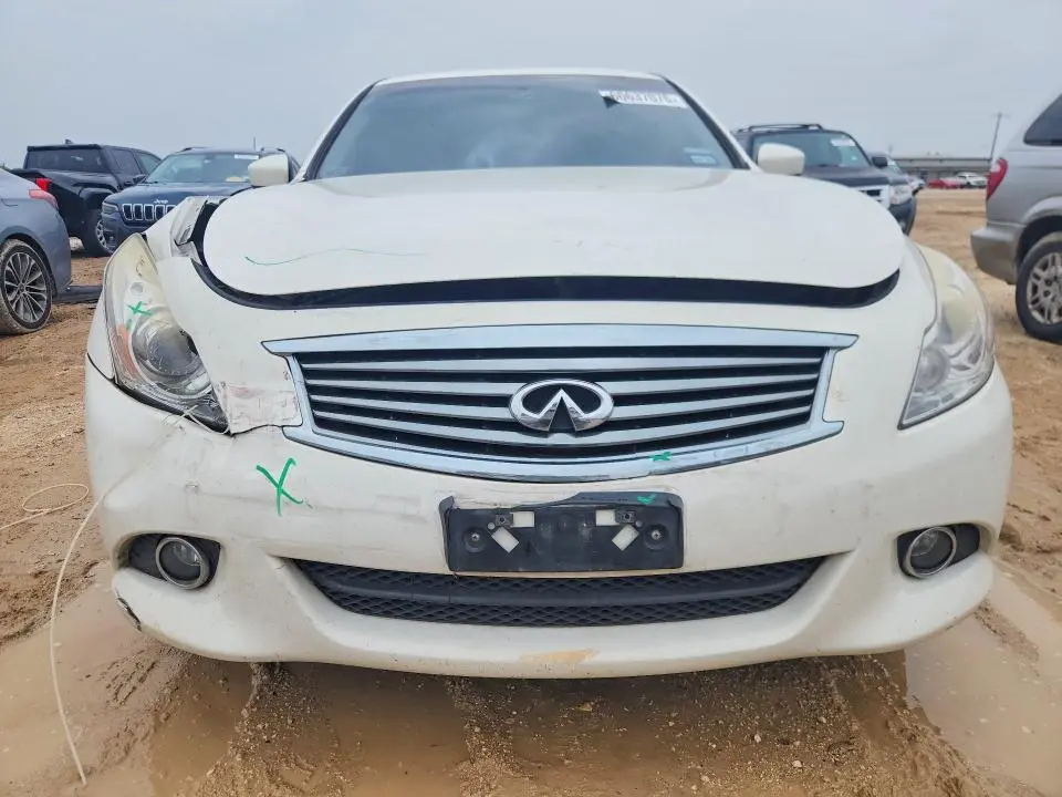 2015 INFINITI Q40 BASE  