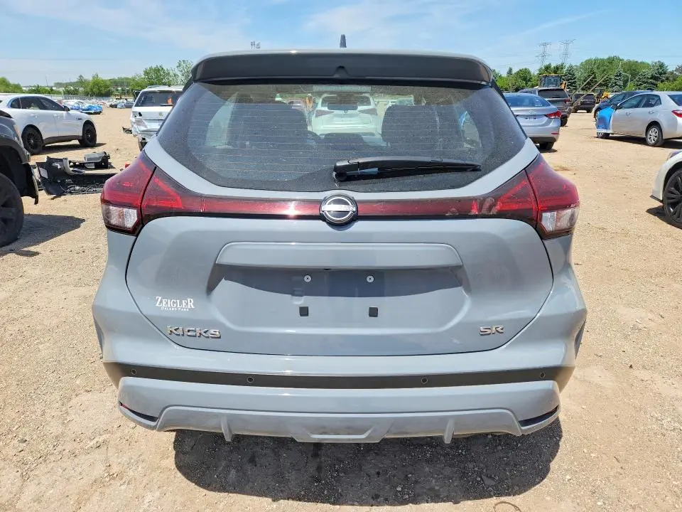 2024 NISSAN KICKS SR  