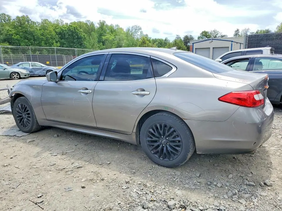 2011 INFINITI M37 X  