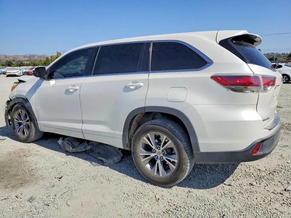 2015 TOYOTA HIGHLANDER LE PLUS  