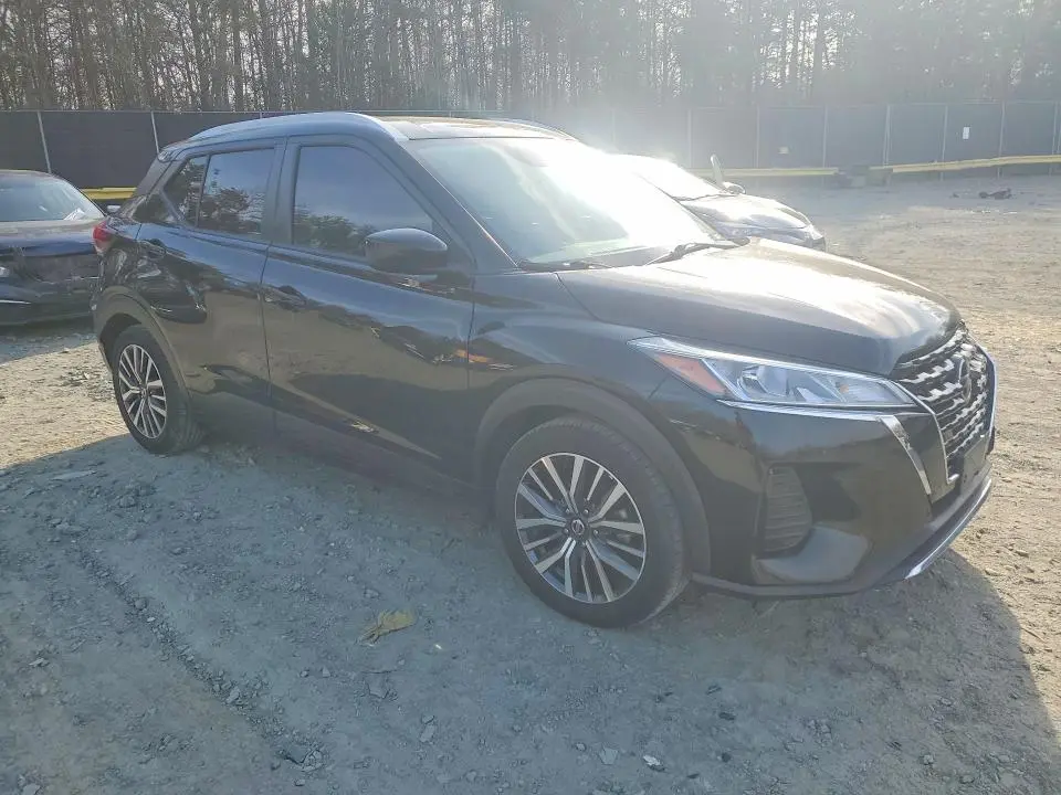2021 NISSAN KICKS SV  