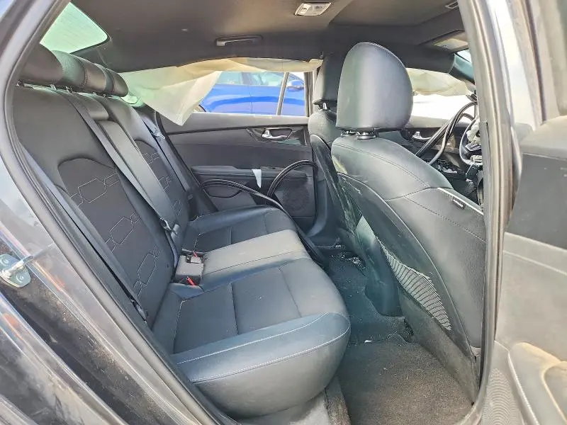 2024 KIA FORTE GT LINE  