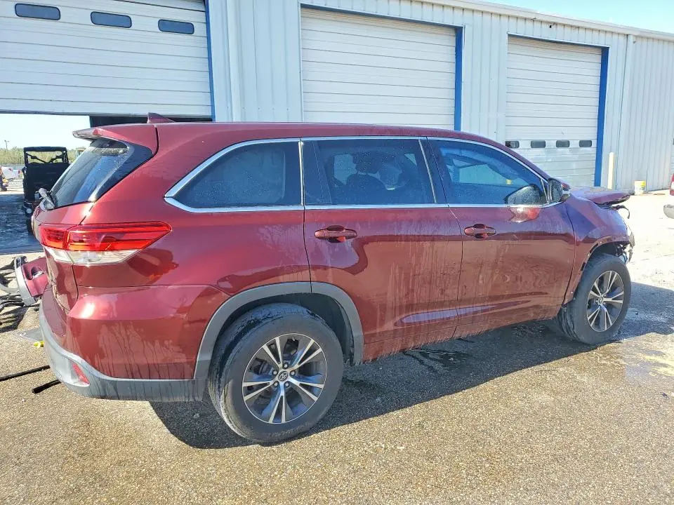 2017 TOYOTA HIGHLANDER LE PLUS  