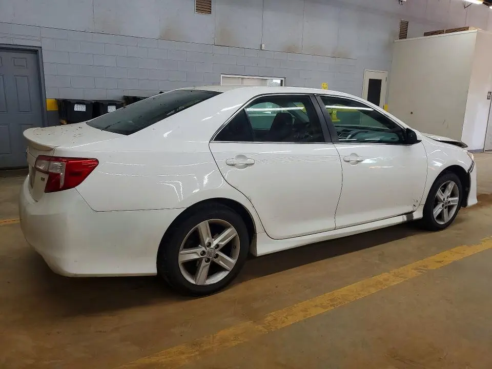 2012 TOYOTA CAMRY SE  