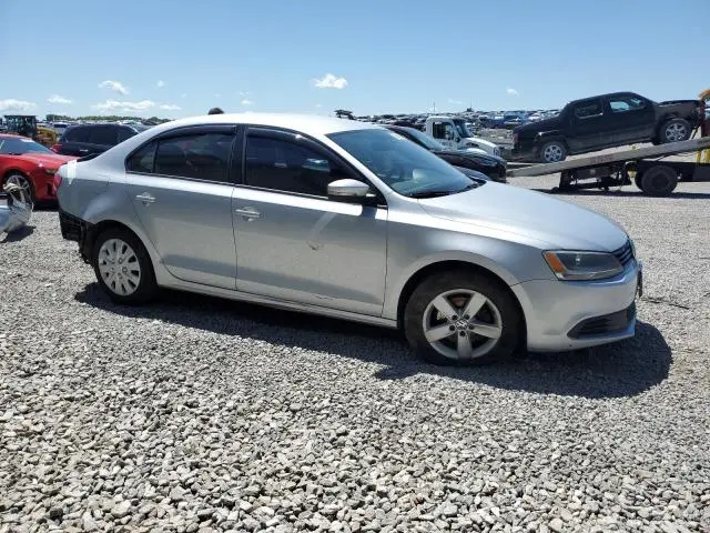 2012 VOLKSWAGEN JETTA SE  