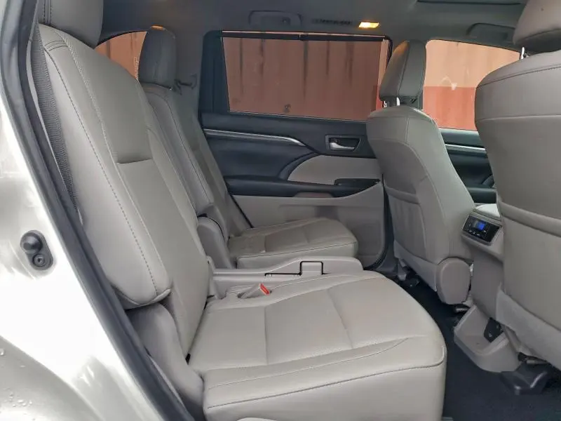 2018 TOYOTA HIGHLANDER LIMITED  