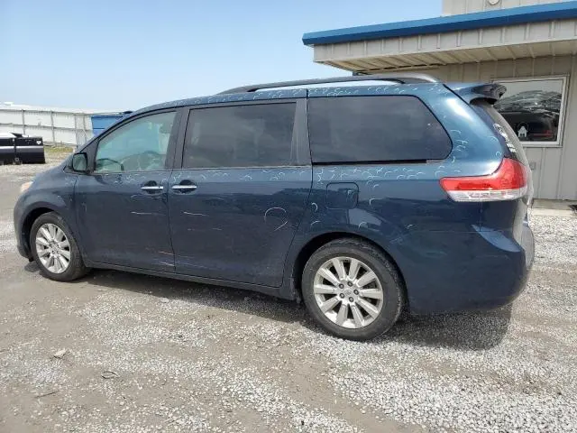 2011 TOYOTA SIENNA XLE  