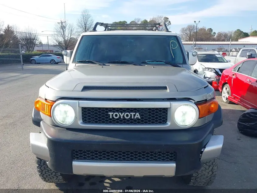 2011 TOYOTA FJ CRUISER  