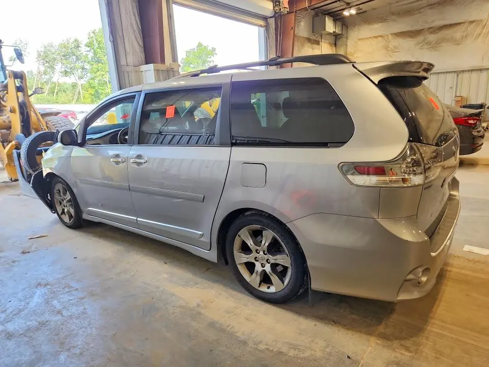 2013 TOYOTA SIENNA SPORT  