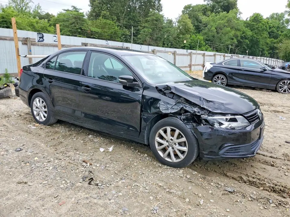 2012 VOLKSWAGEN JETTA SE  