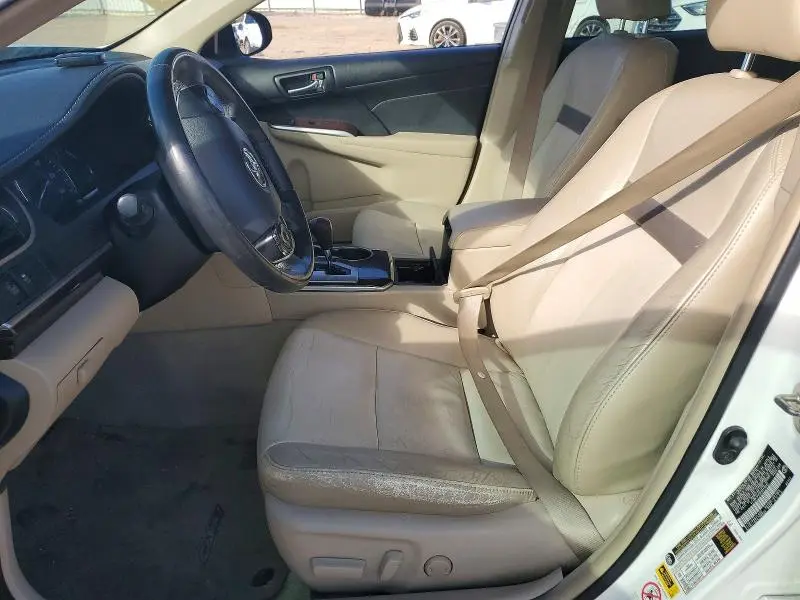 2014 TOYOTA CAMRY SE  