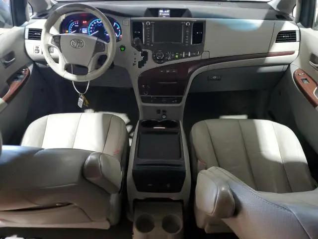 2011 TOYOTA SIENNA XLE  