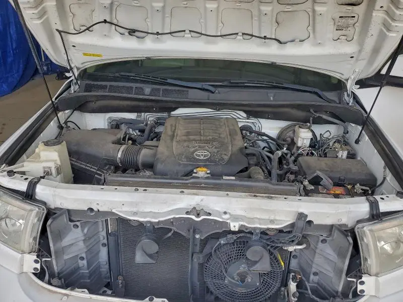 2016 TOYOTA SEQUOIA SR5  