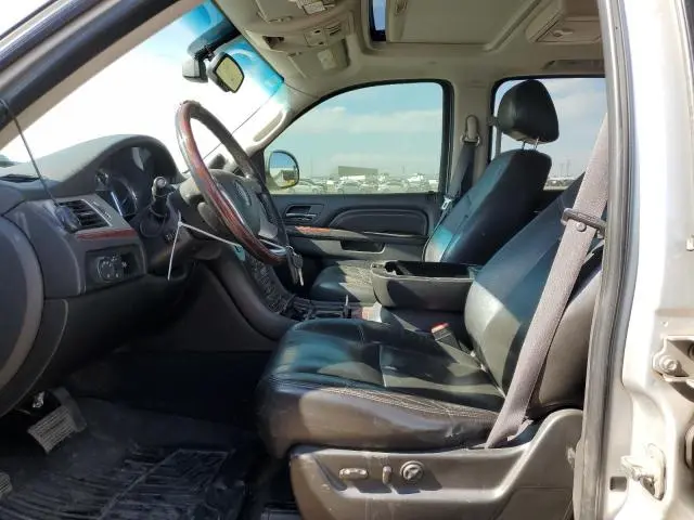 2011 CADILLAC ESCALADE ESV PREMIUM  