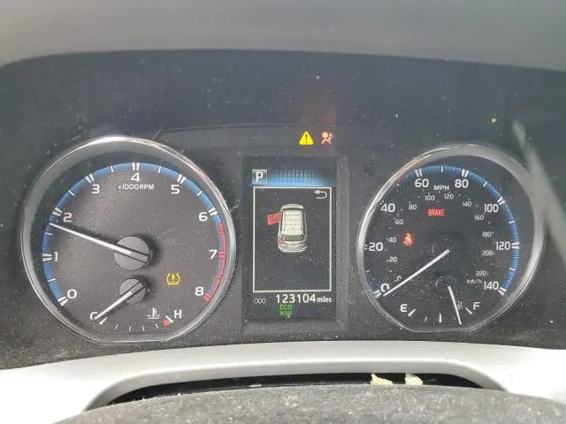 2016 TOYOTA RAV4 XLE  