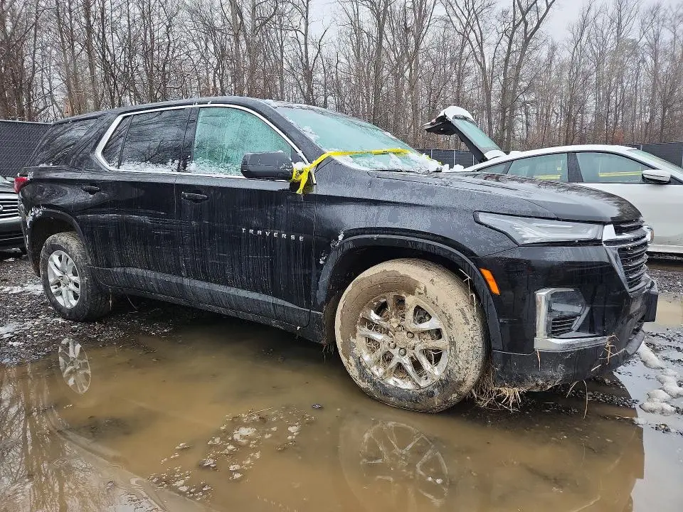 2023 CHEVROLET TRAVERSE LS  
