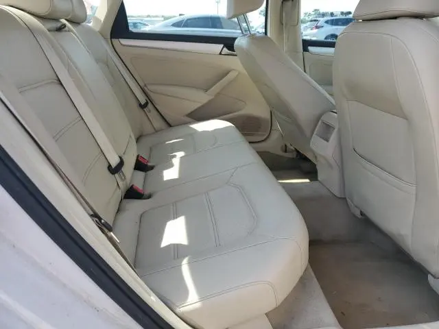 2012 VOLKSWAGEN PASSAT SE  