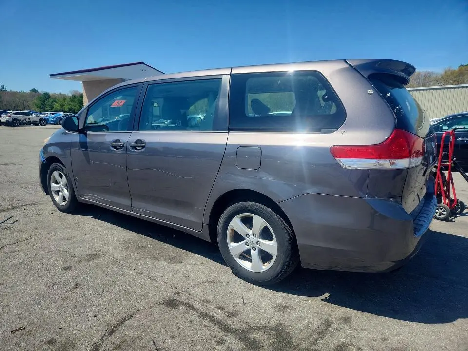 2014 TOYOTA SIENNA L 7-PASSENGER  