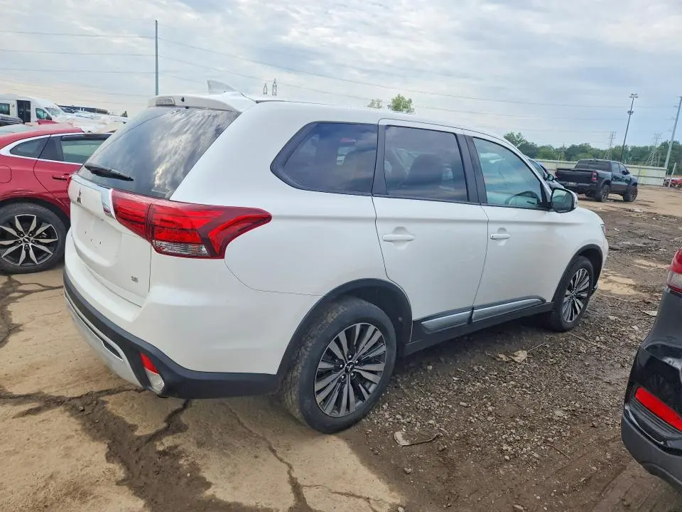 2020 MITSUBISHI OUTLANDER SE  