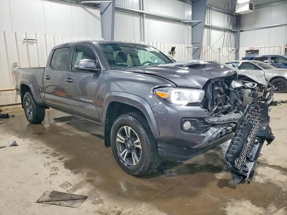 2018 TOYOTA TACOMA SR5 V6  