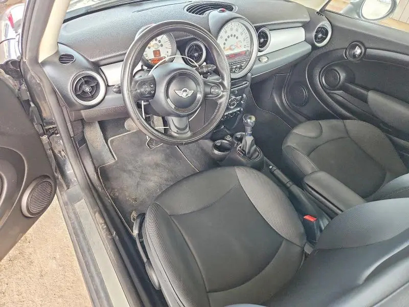 2012 MINI COOPER   