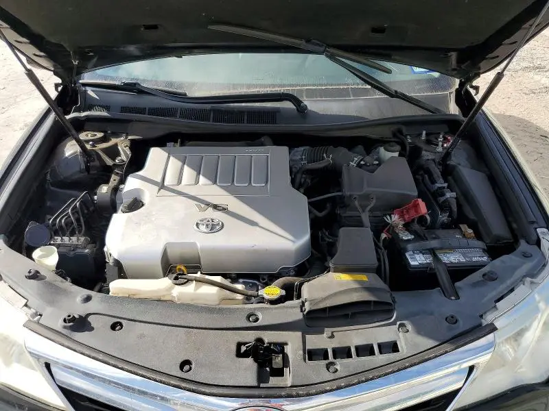 2012 TOYOTA CAMRY XLE V6  