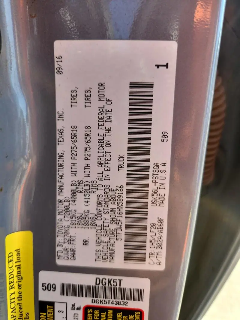 2017 TOYOTA TUNDRA CREWMAX SR5  