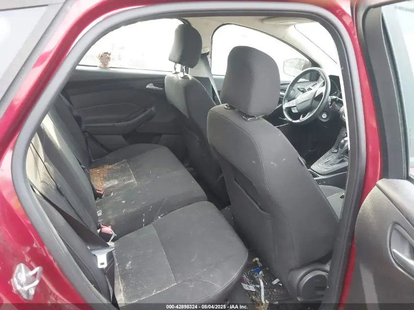 2015 FORD FOCUS SE