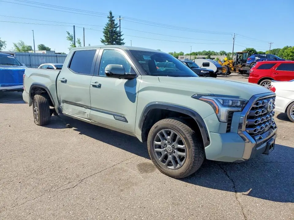 2024 TOYOTA TUNDRA PLATINUM  