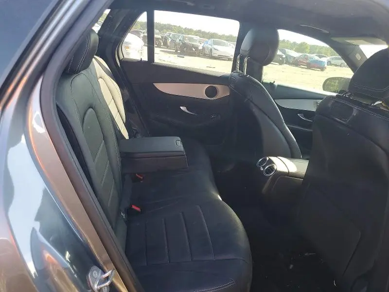 2019 MERCEDES-BENZ GLC 300  