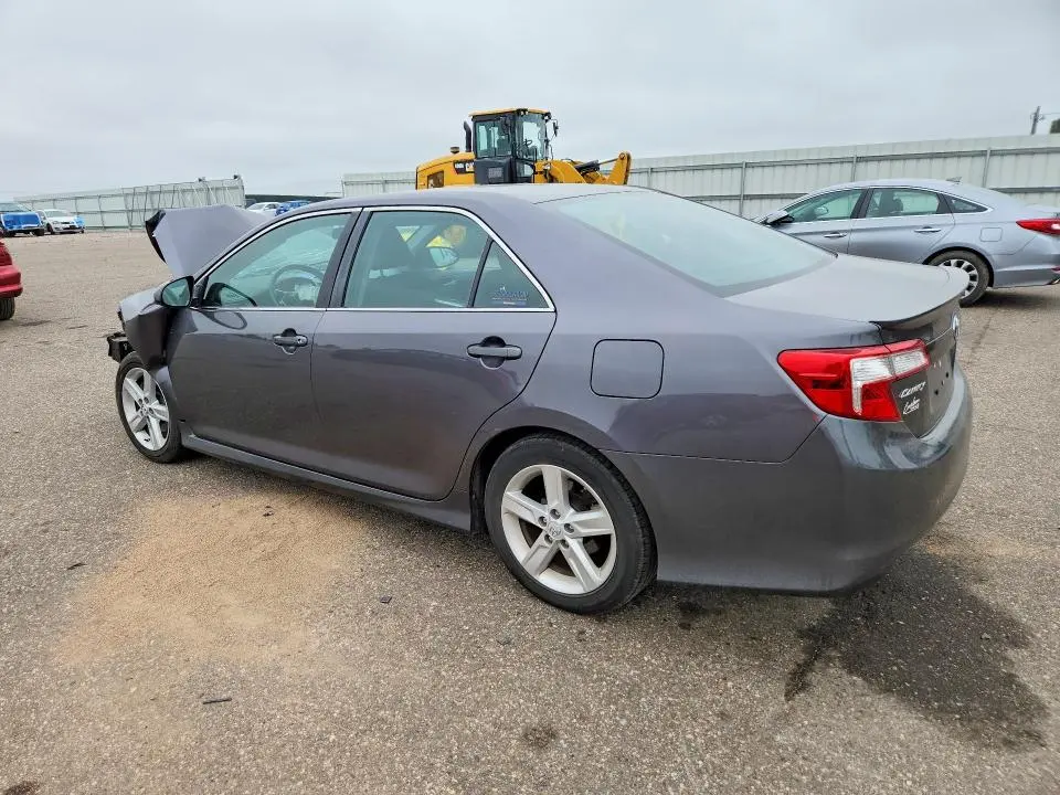 2014 TOYOTA CAMRY SE  