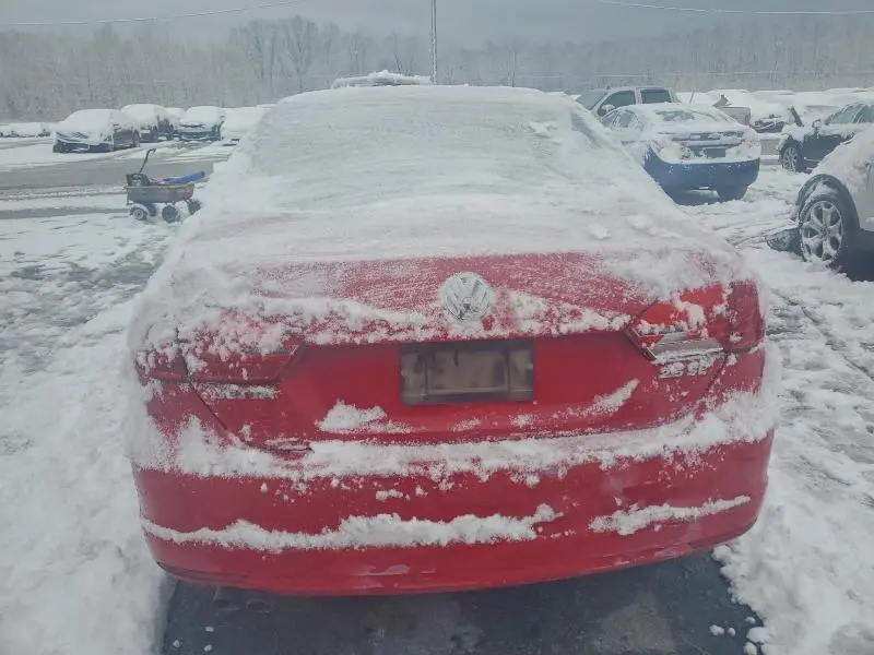 2013 VOLKSWAGEN JETTA SE  