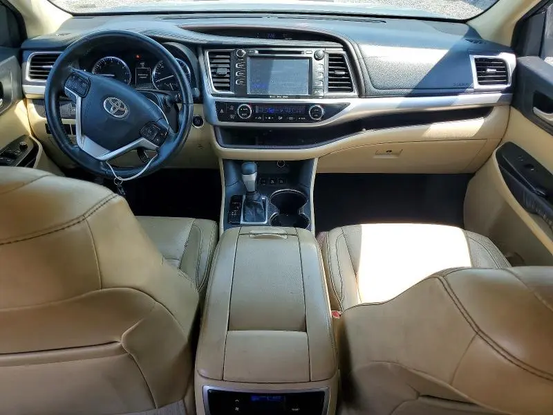 2016 TOYOTA HIGHLANDER XLE  
