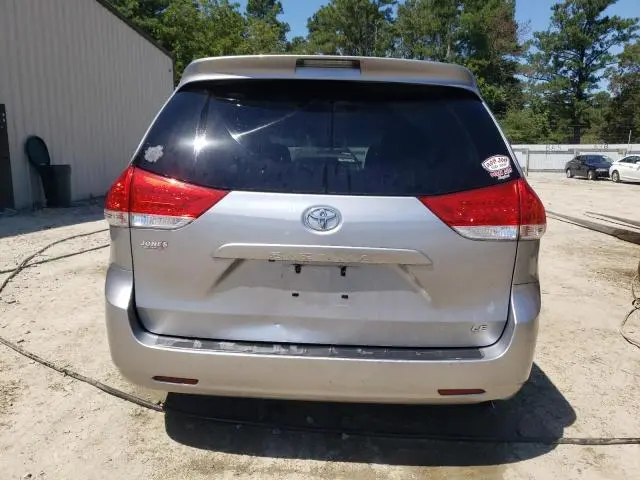 2012 TOYOTA SIENNA LE  