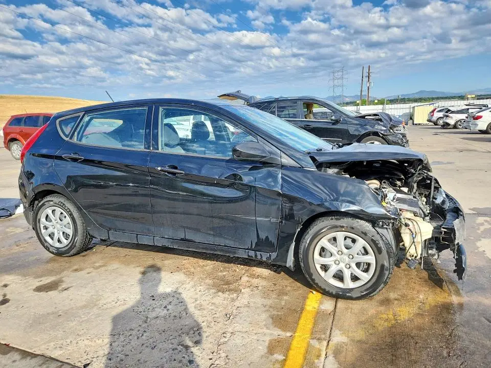 2013 HYUNDAI ACCENT GS  