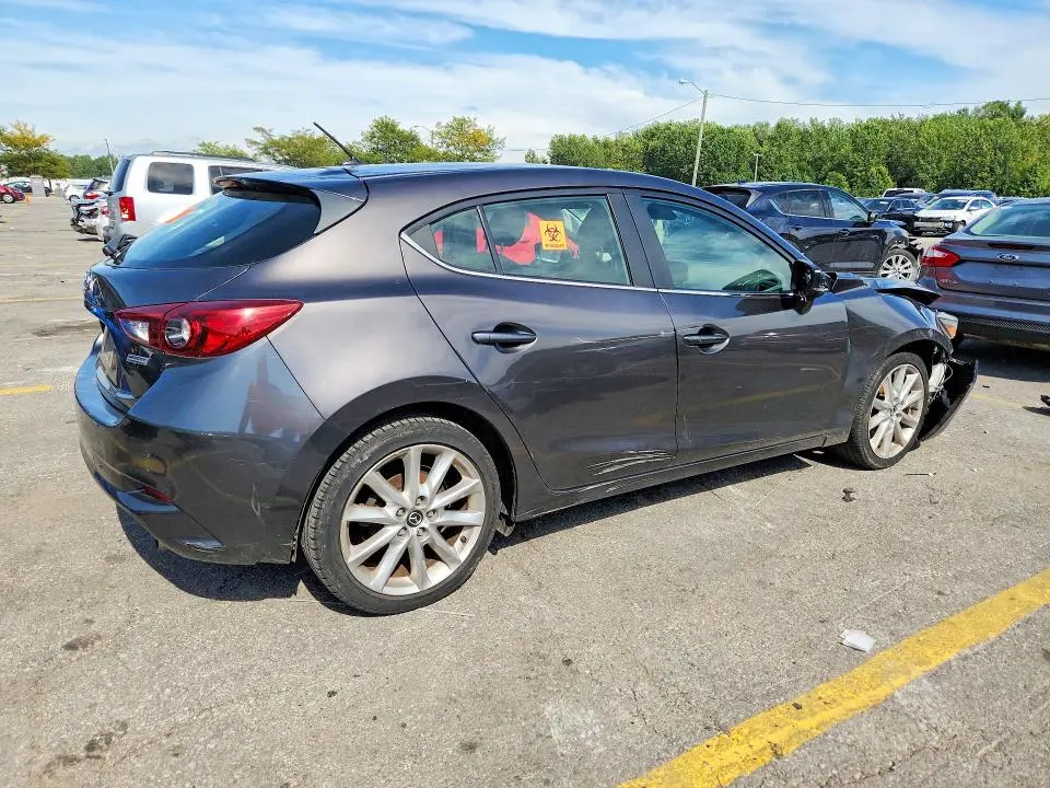 2017 MAZDA 3 TOURING  