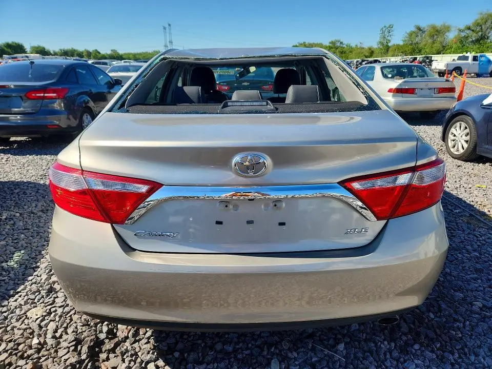 2017 TOYOTA CAMRY XLE  