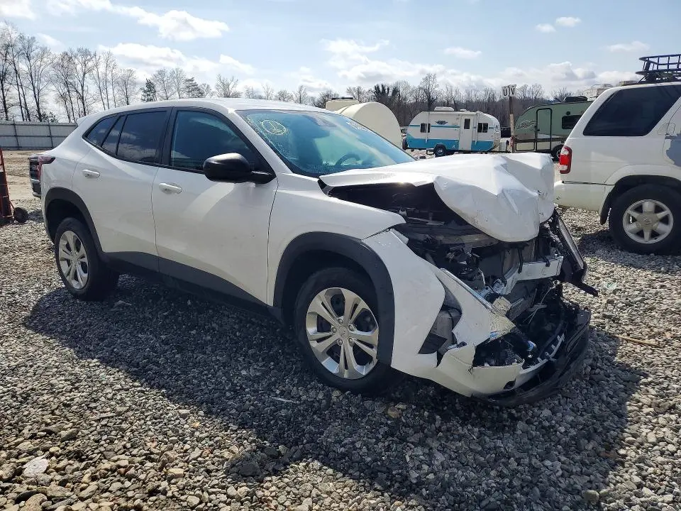 2024 CHEVROLET TRAX LS  