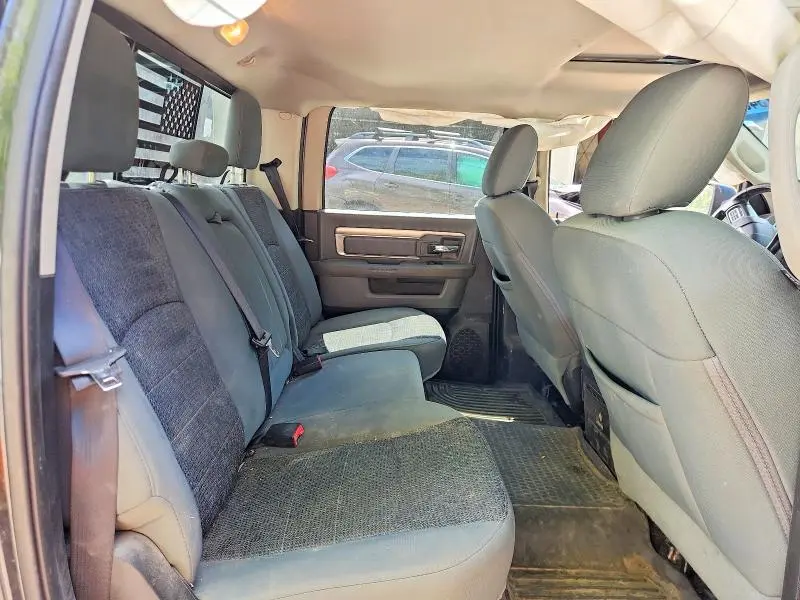 2016 RAM 1500 SLT  